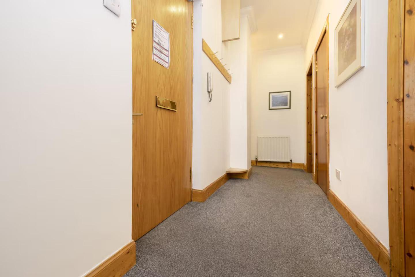 Joivy 3 Bed Flat In Old Town, Close To Grassmarket Эдинбург Экстерьер фото